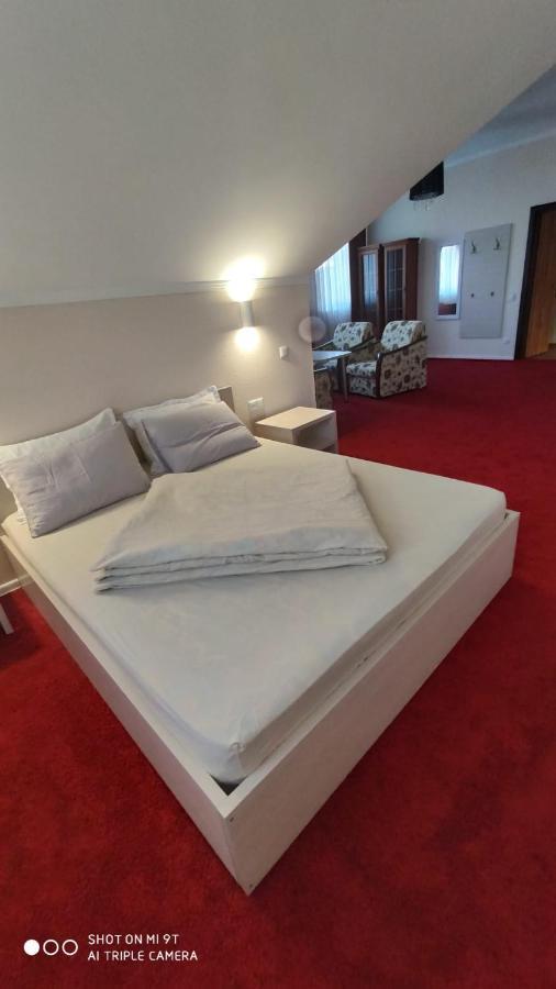 Bra Haus Hotel Branev Buitenkant foto